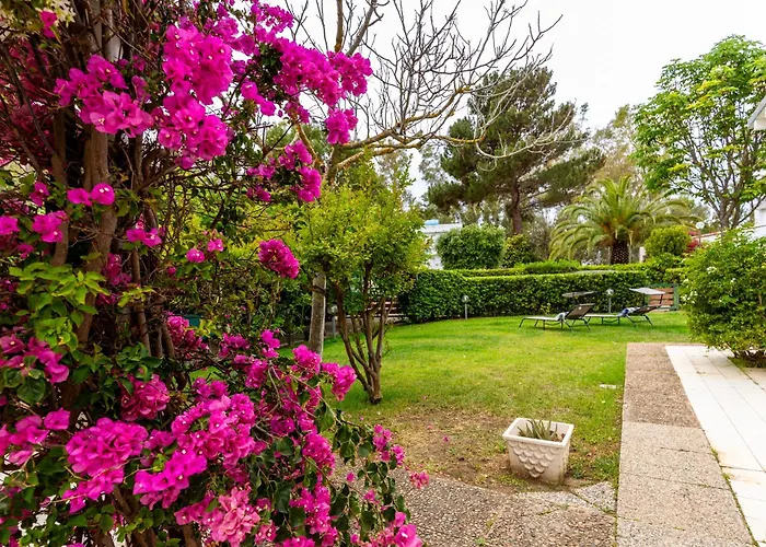 Villa Buganvillea Near The