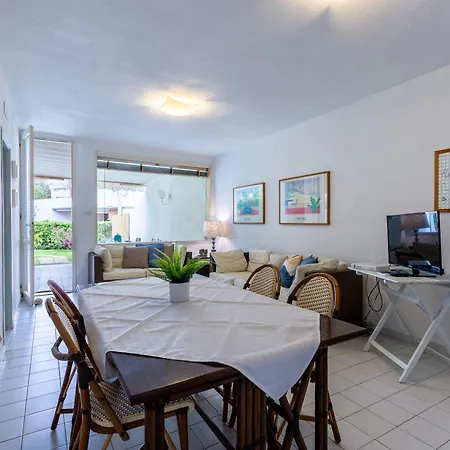 Vila Buganvillea Near The Maracalagonis