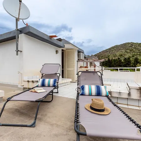 Buganvillea Near The Maracalagonis